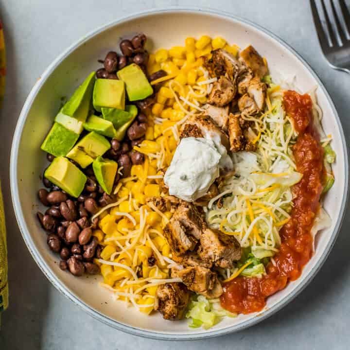 Flavorful Chicken Burrito Bowl Recipe: A Mexican-Inspired Culinary Fiesta